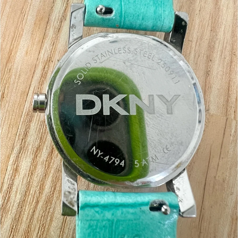 DKNY ladies silver tone watch turquoise leather dress watch NEW BATTERY